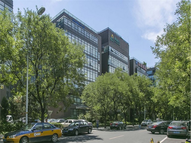 云南欧标木箱围板自动打钉机设备